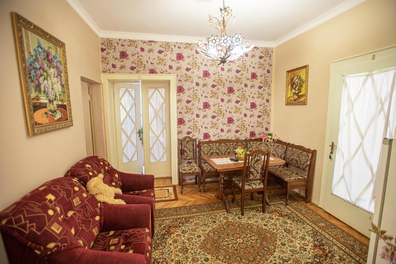 Appartement Lizak à Berehove  Extérieur photo